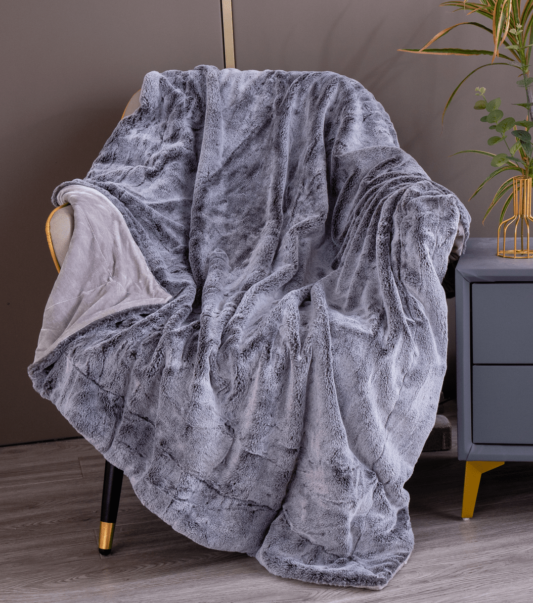 Lauren Taylor - Beatrice Rabbit Fur Throw – Magasins Hart | Hart Stores
