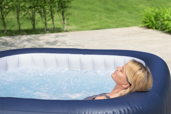 SaluSpa® ''Hawaii Smart AirJet™'' Spa gonflable avec contrôle via l'application, 4 à 6 personnes