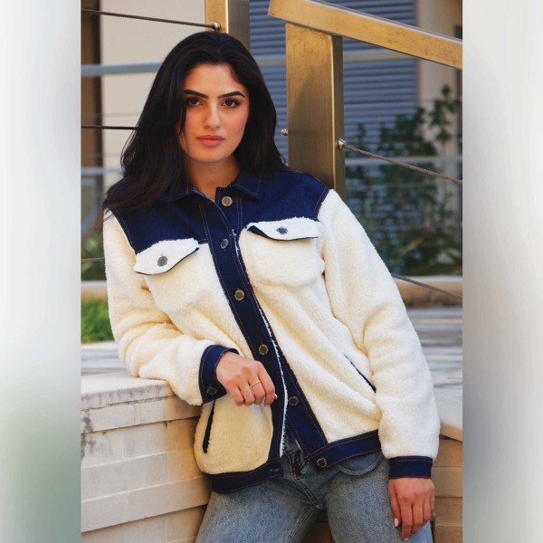 Veste en sherpa avec détails en denim
