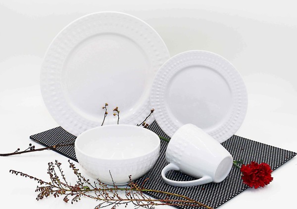 PEARL 16 pc embossed dinnerware set