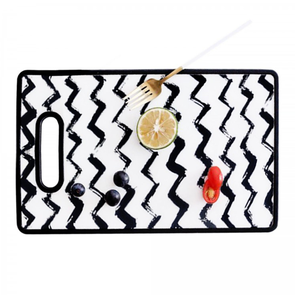 À la Cuisine - Black & White Design Cutting Board