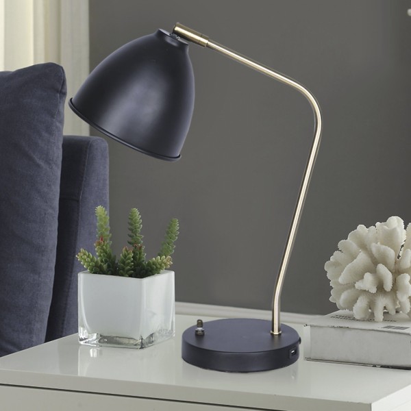 Table Lamp with USB charging Outlet Base - Magasins Hart | Hart Stores