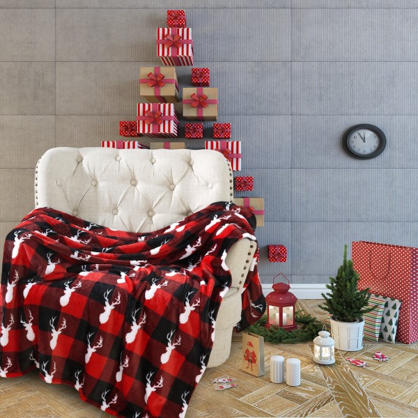 Deer Head Buffalo Plaid Velour Throw - Magasins Hart | Hart Stores