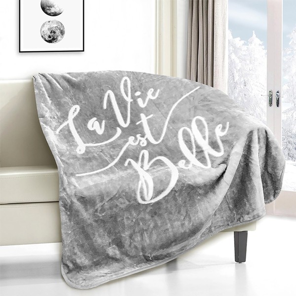 La Vie est Belle Plush Mink Throw 50x60 - Magasins Hart | Hart Stores