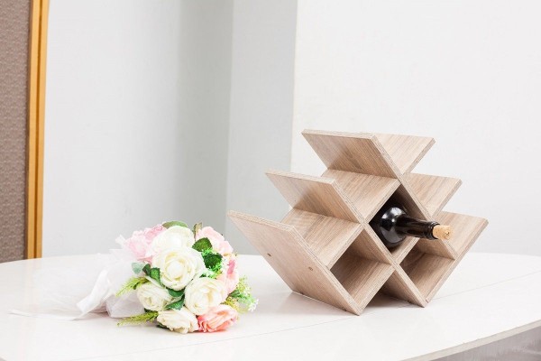 Sandra Venditti - Wine Shelf - Magasins Hart | Hart Stores