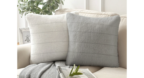 Coussin en faux fourrure lapin KRISTOFF