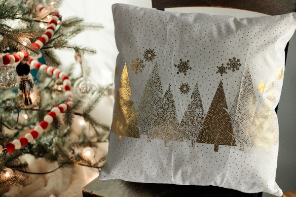 Xmas Cushion 18x18 Let It Snow