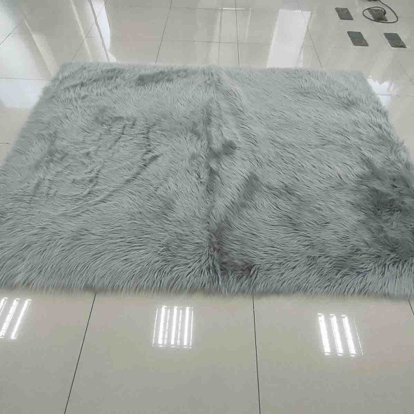 Tapis en fausse fourrure avec dos en tissu daim 120x180 cm