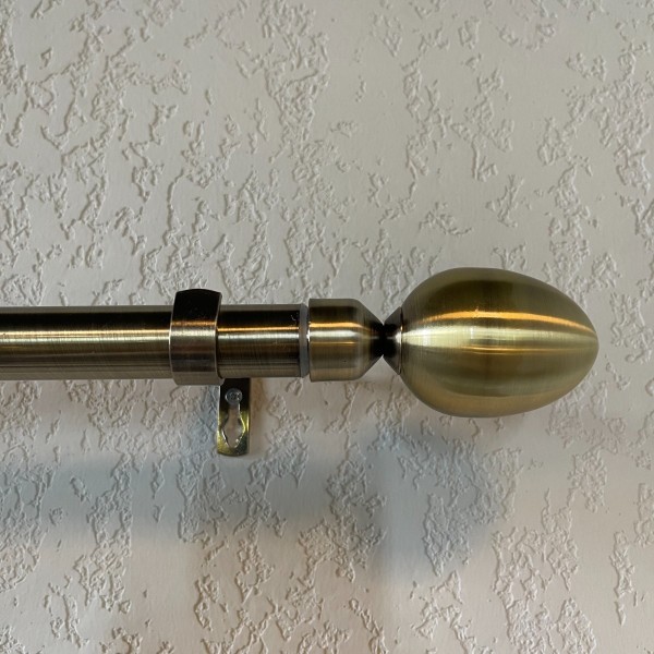 Lauren Taylor-Lewis Pole Set