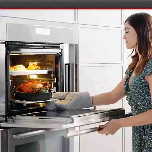 À la Cuisine - Rôtissoire ovale en émail de 13 po avec couvercle