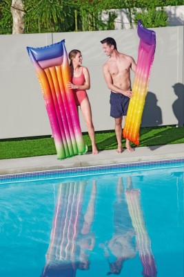 Matelas de piscine arc-en-ciel