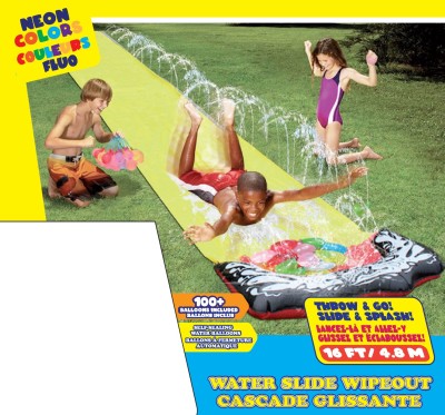 Toboggan aquatique de 4,8 mètres et 100 ballons d'eau.