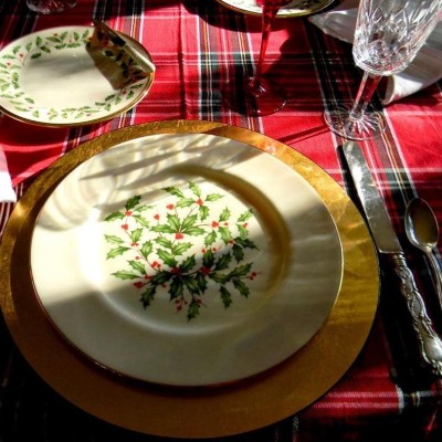 Lurex Plaid Tablecloth Gold Red