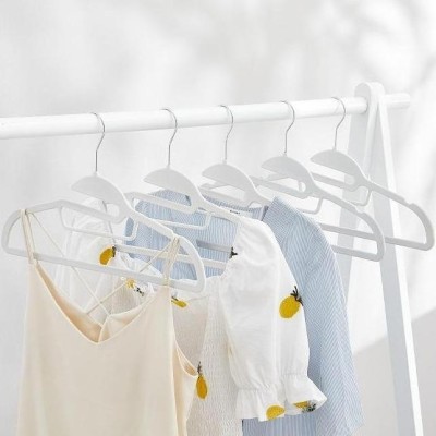 Cintre 5pc Blanc Avec Barre De Liaison