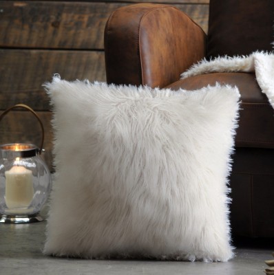 Coussin décoratif en fausse fourrure