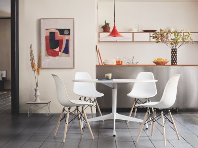 Chaise de salle à manger moulée