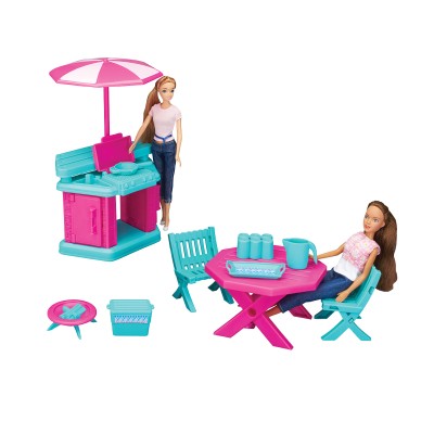 Grill et ensemble de patio avec poupée mode
