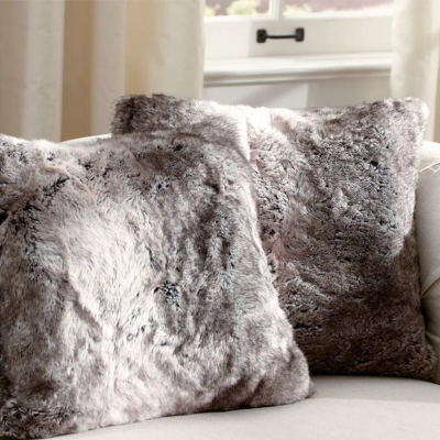 Adrien Lewis | Coussin en fausse fourrure | Assortis