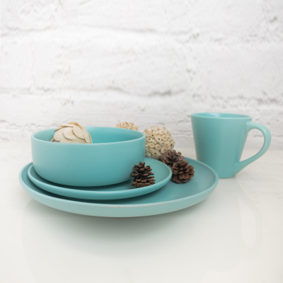 Service de vaisselle en grès émaillé mat de couleur aquamarine 16 pièces